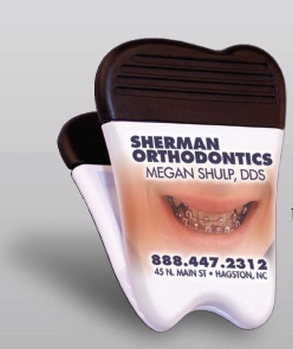 Tooth shaped magnetic clip