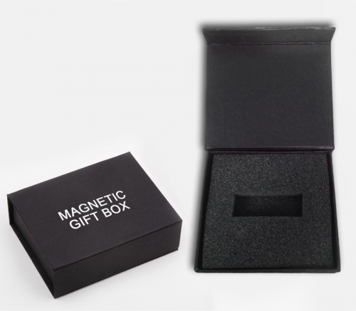USB Accessory: Magnetic Black Gift Box